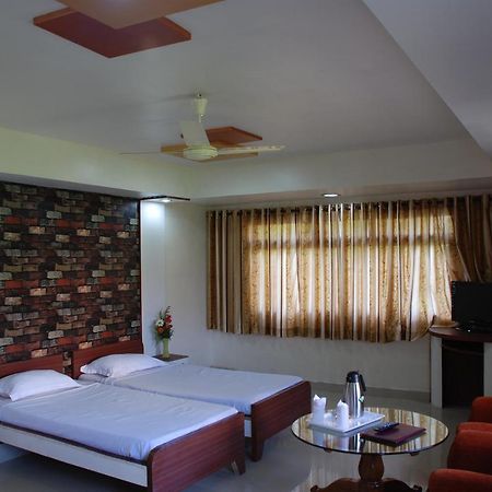 Hotel Grand Arjun Rāipur Buitenkant foto
