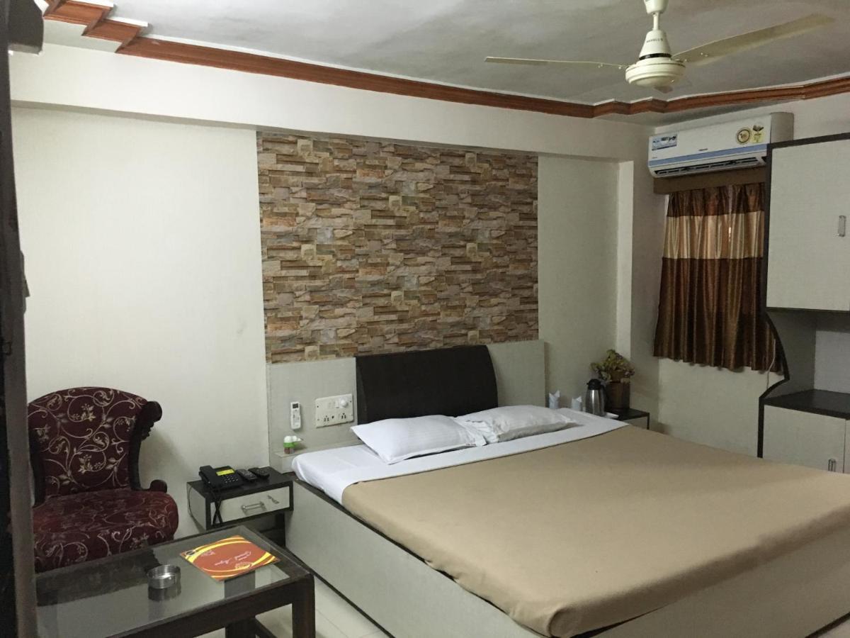 Hotel Grand Arjun Rāipur Buitenkant foto