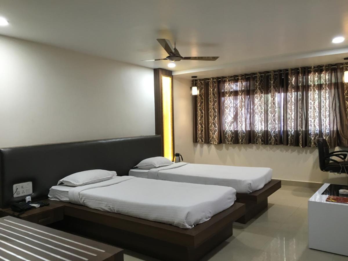 Hotel Grand Arjun Rāipur Buitenkant foto