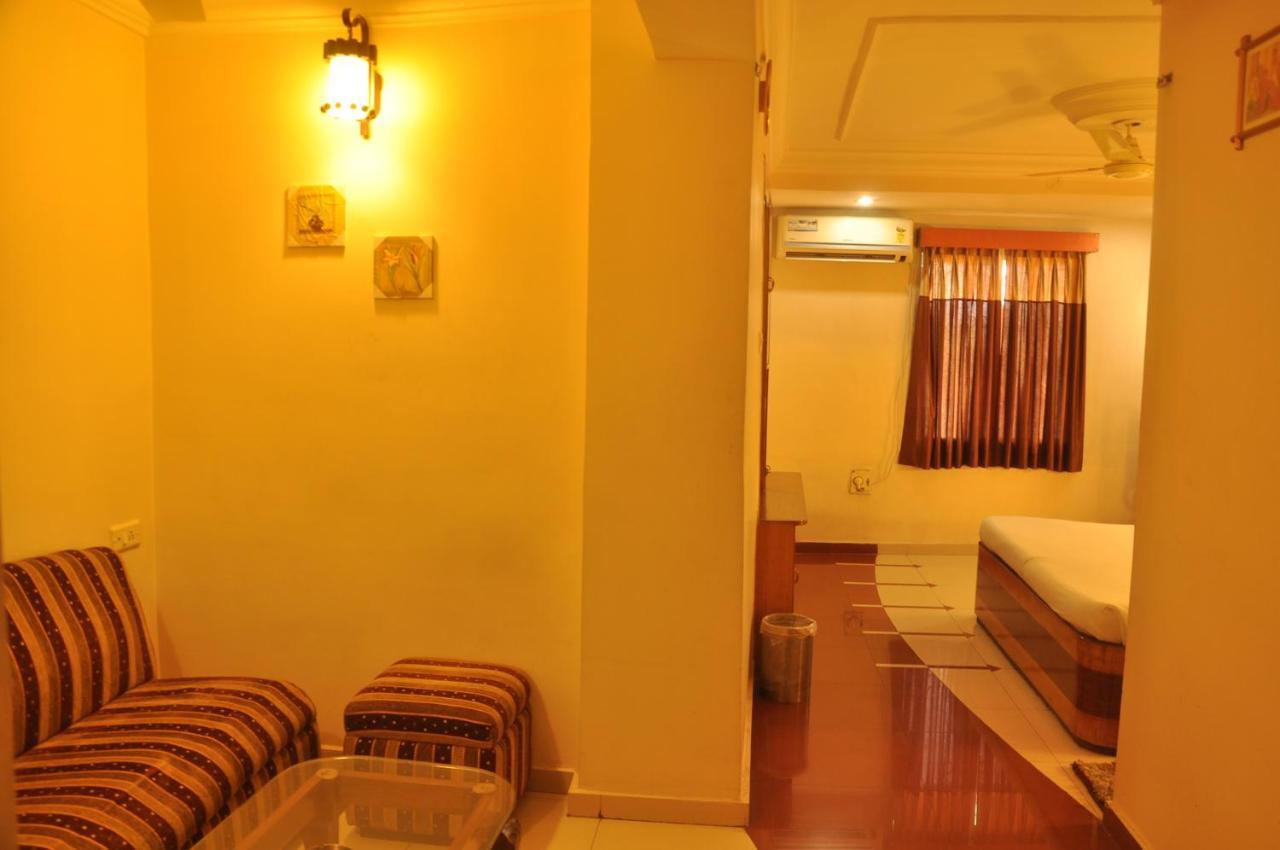 Hotel Grand Arjun Rāipur Buitenkant foto