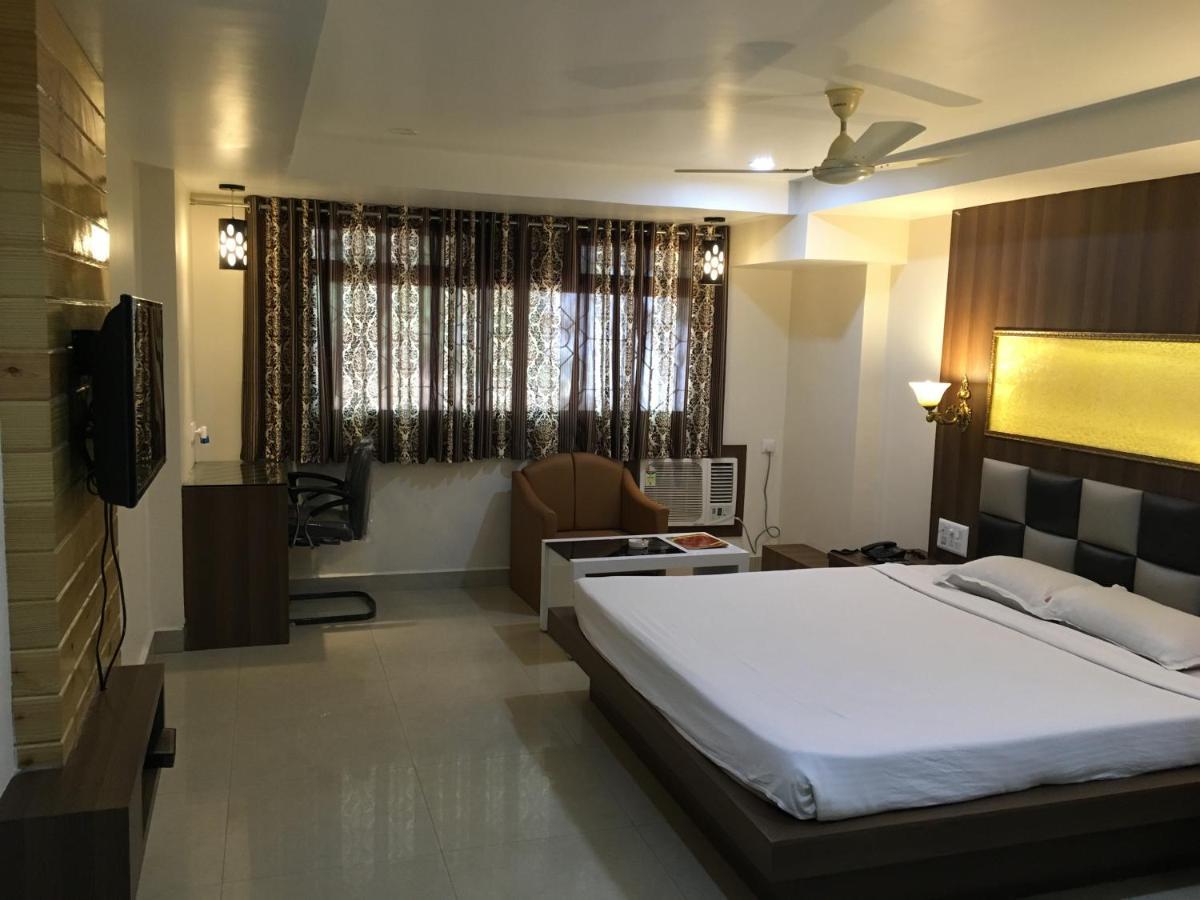 Hotel Grand Arjun Rāipur Buitenkant foto