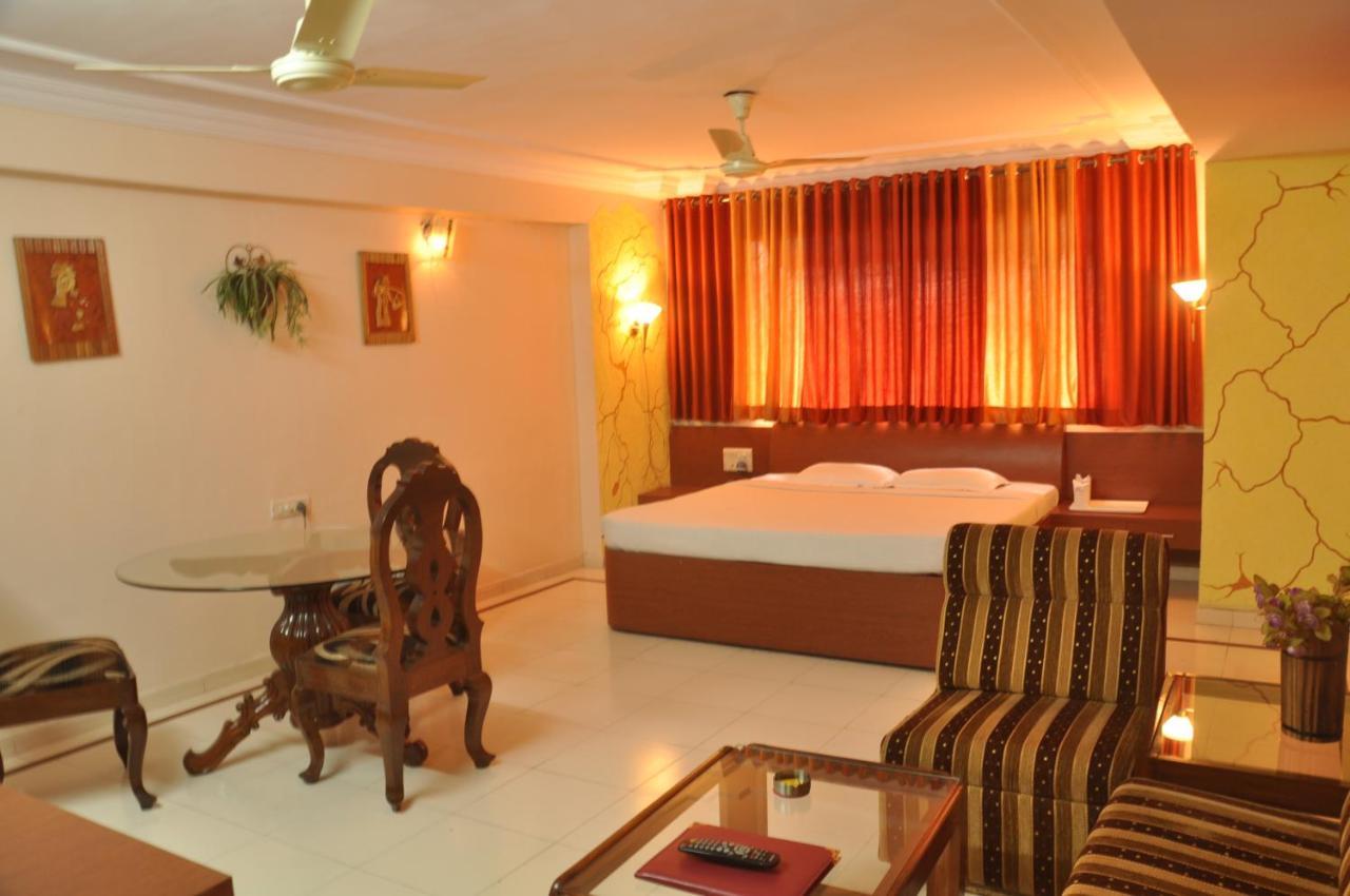 Hotel Grand Arjun Rāipur Buitenkant foto