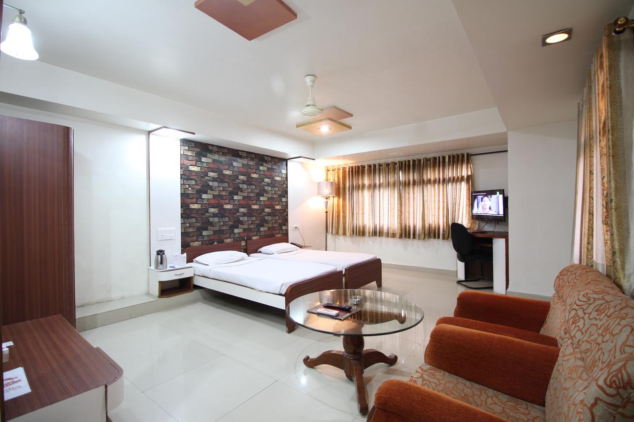 Hotel Grand Arjun Rāipur Buitenkant foto
