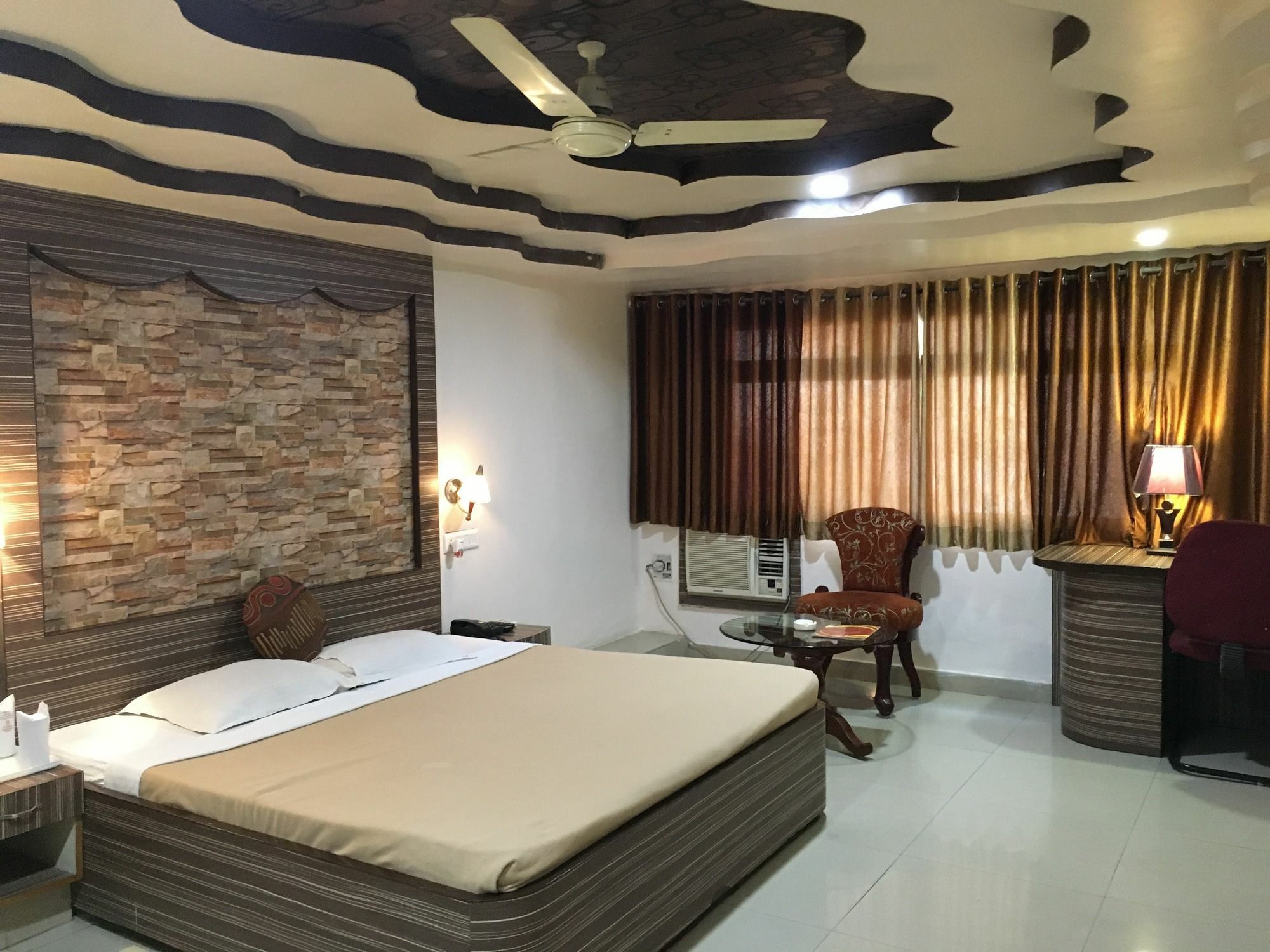 Hotel Grand Arjun Rāipur Buitenkant foto